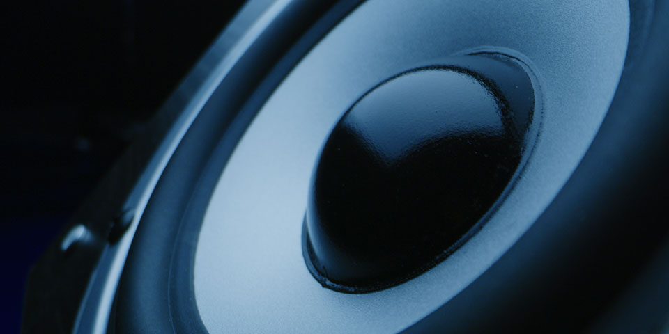 Front-firing-subwoofer-vs-down-firing-subwoofer---feature