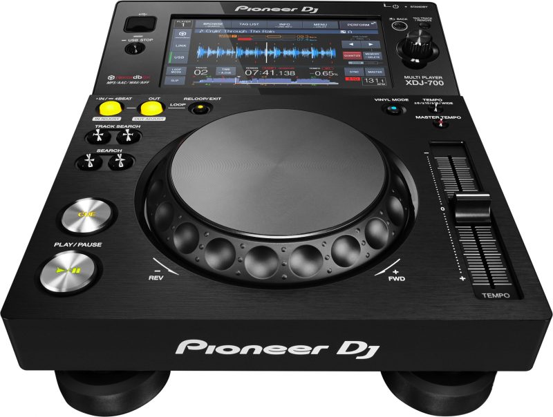 Display of Pioneer DJ XDJ-700