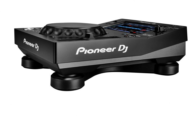 Side view of the Pioneer DJ XDJ-700