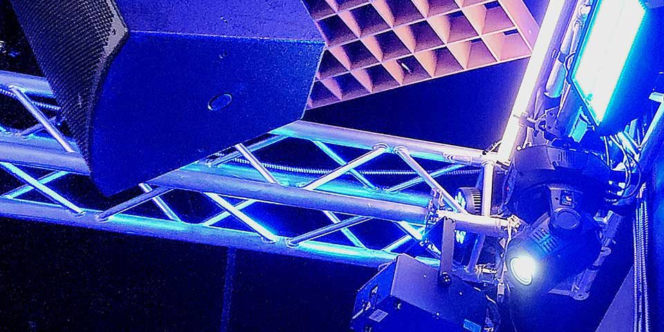 how-to-build-a-lighting-truss_feature