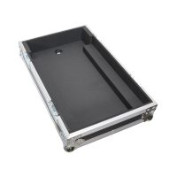 XS-YDM3MDLZ Open flight case with foam cutouts