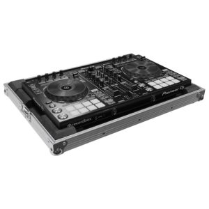 Left view of the Odyssey FRPIDDJRR DJ Controller